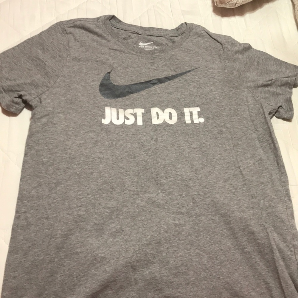 NIKE TEE